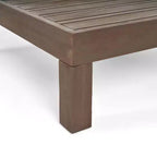 2er-Pack Oana Outdoor Akazienholz Chaiselongue rechts & Couchtisch mit Kissen Grau/Weiß – Christopher Knight Home: Übergangs-Patio-Lounge-Set