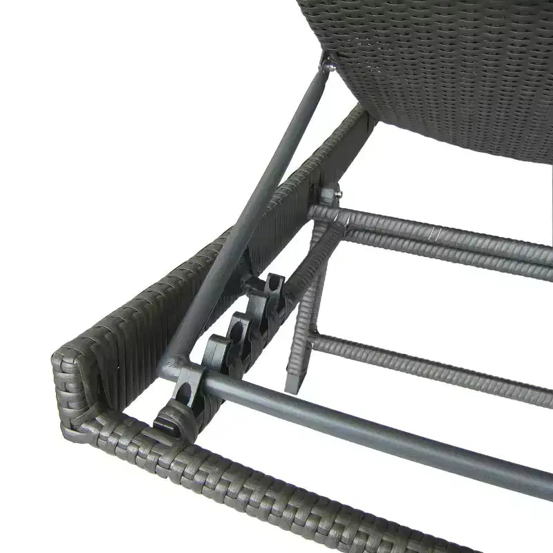Christopher Knight Home Calvin 6-teiliges Loungeset für den Außenbereich aus Rattan und Eisen mit verstellbaren Chaiselongues und Klapptischen