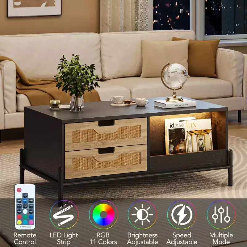 Bauernhaus Boho Rattan Couchtisch mit 4 geflochtenen Schubladen & offenem Ablagefach, Couchtische mit LED-Beleuchtung, Holztisch für Wohnzimmer