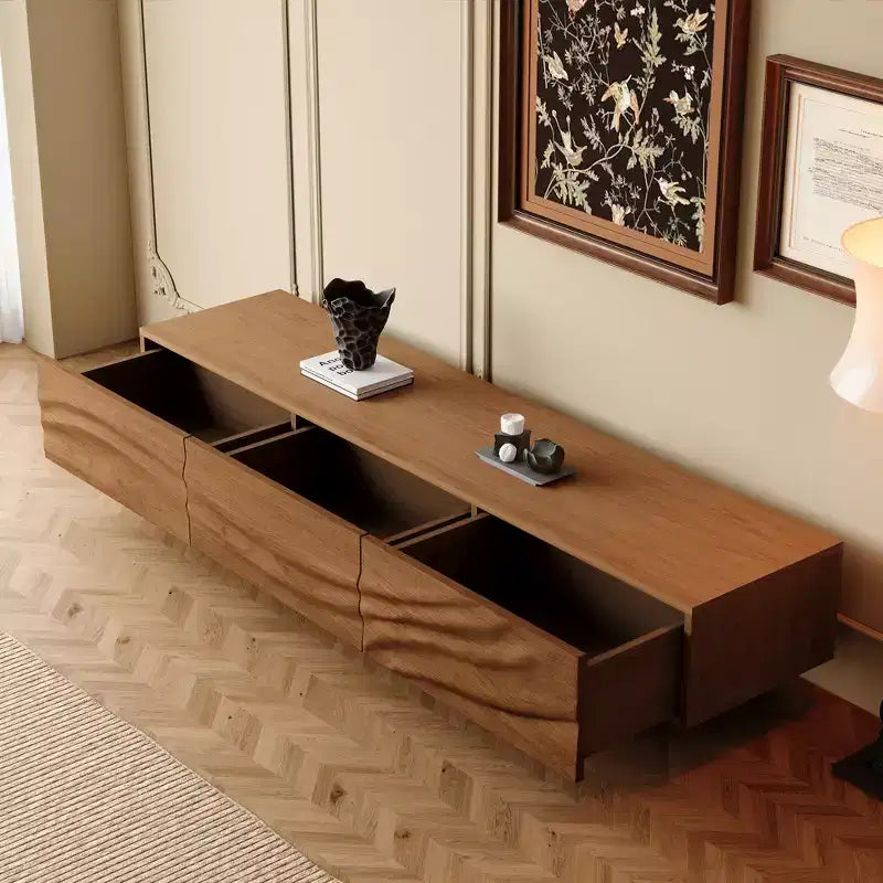 Luck Live 82.83 Mid-Century Modern Massivholz TV-Schrank mit Relief – 3 Schubladen, Metallbeine & Belüftungslöcher