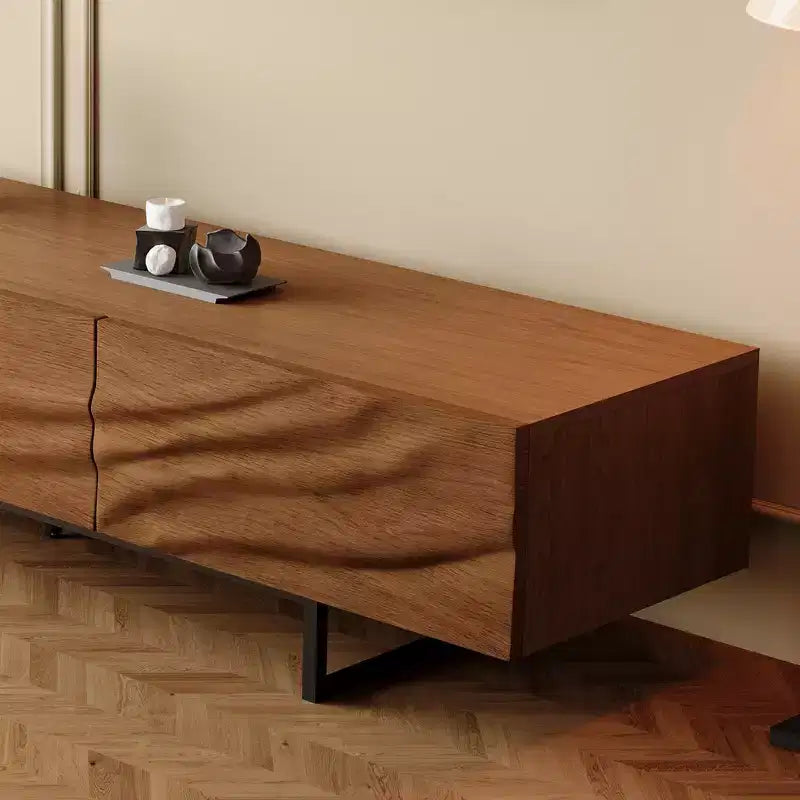 Luck Live 82.83 Mid-Century Modern Massivholz TV-Schrank mit Relief – 3 Schubladen, Metallbeine & Belüftungslöcher