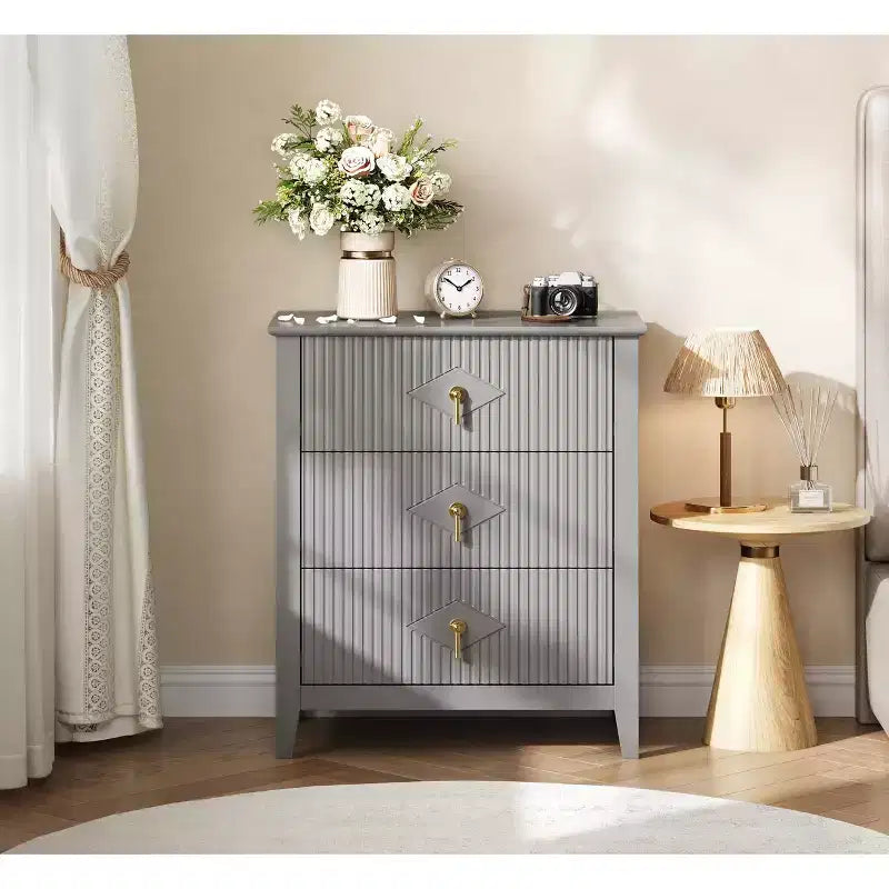 GustoWave Kommode für Schlafzimmer mit 3 Schubladen, 71 cm breite, moderne Schubladenkommode mit Metallgriffen, Schubladenorganizer aus Holz für Schlafzimmer, Wohnzimmer
