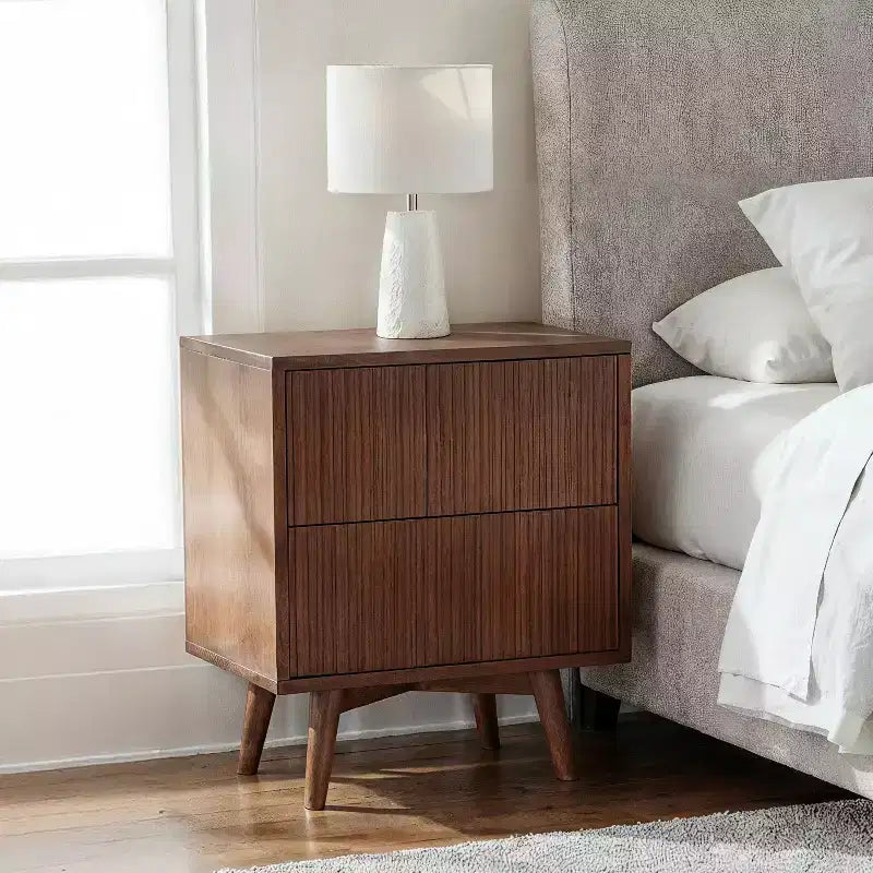 Teamson Home Tremolo Moderner Boho-Nachttisch mit 2 Schubladen, Massivholz und modernen geriffelten Fronten