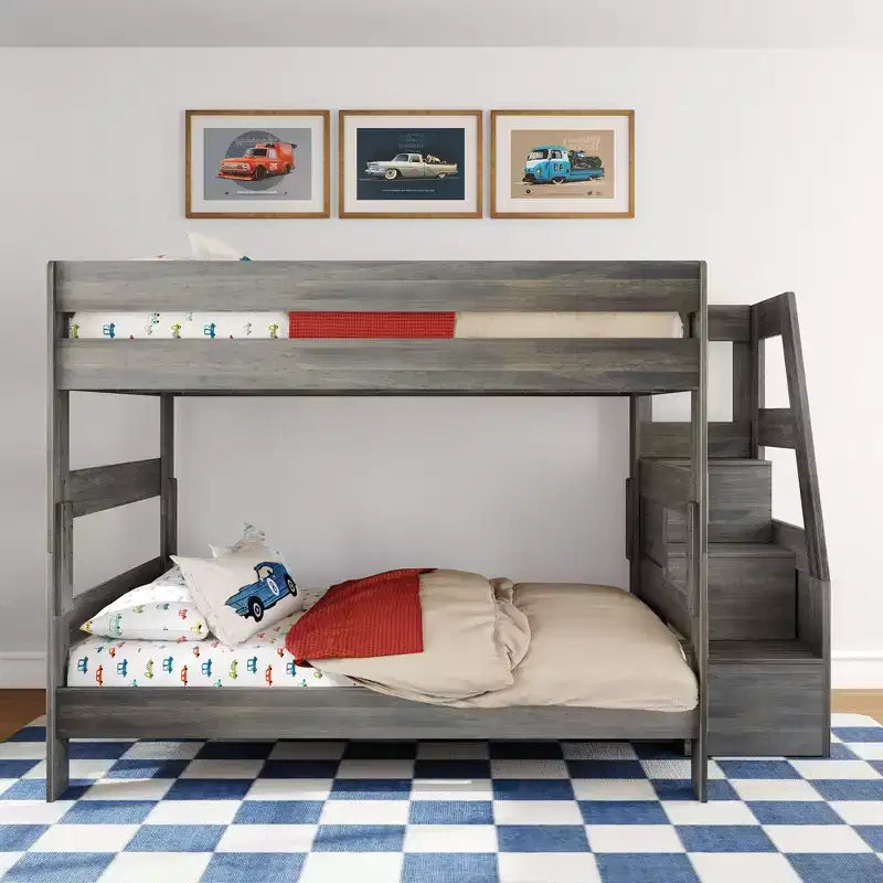 Modernes Bauernhaus Etagenbett Queen über Queen mit Treppe
