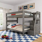 Modernes Bauernhaus Etagenbett Queen über Queen mit Treppe
