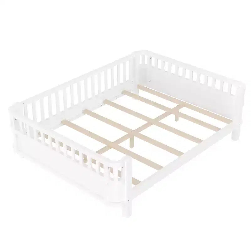 Bellemave komplettes Plattformbett mit Sicherheitsgeländern und abnehmbarem Zaun, Plattformbett aus Massivholz für Kinder, Weiß