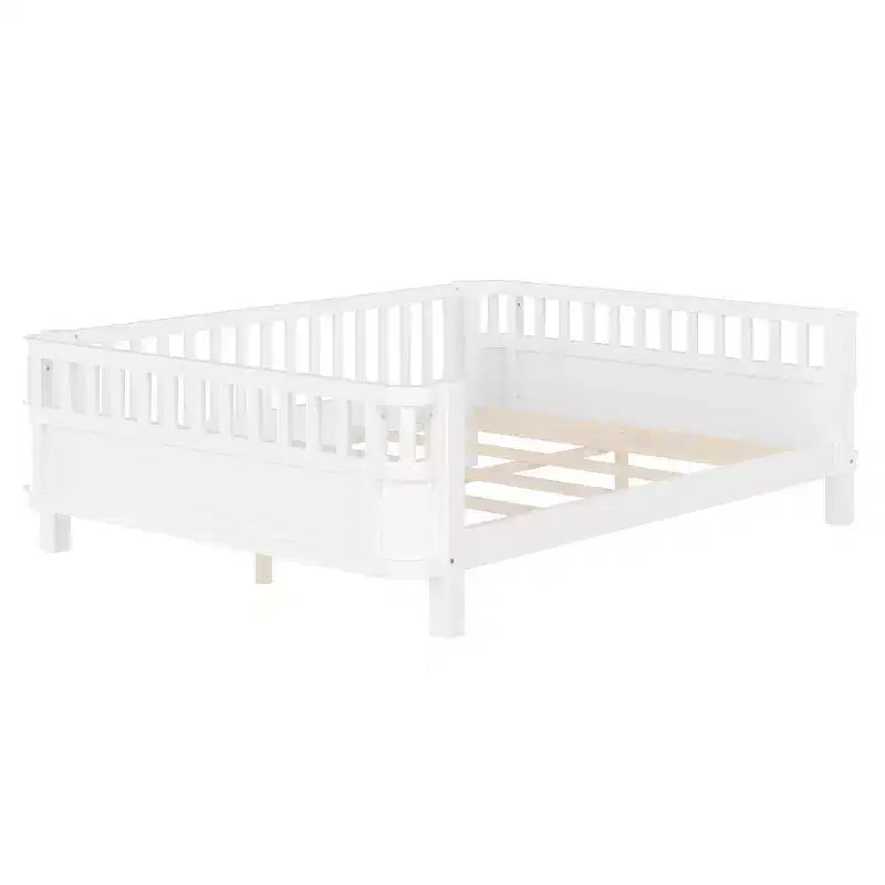 Bellemave komplettes Plattformbett mit Sicherheitsgeländern und abnehmbarem Zaun, Plattformbett aus Massivholz für Kinder, Weiß