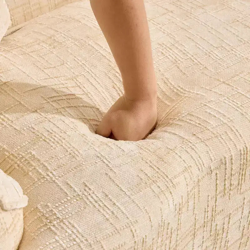 Beiges geschwungenes 2-Sitzer Sofa mit Armlehnen & 2 Kissen – Klein, perfekt für jeden Raum