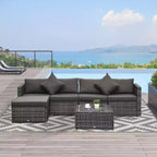 6-teiliges Terrassenmöbel-Set, Outdoor-Sitzgruppe aus Polyrattan, Allwetter-Sofa-Set mit Ottoman, Kissen und Tisch aus gehärtetem Glas