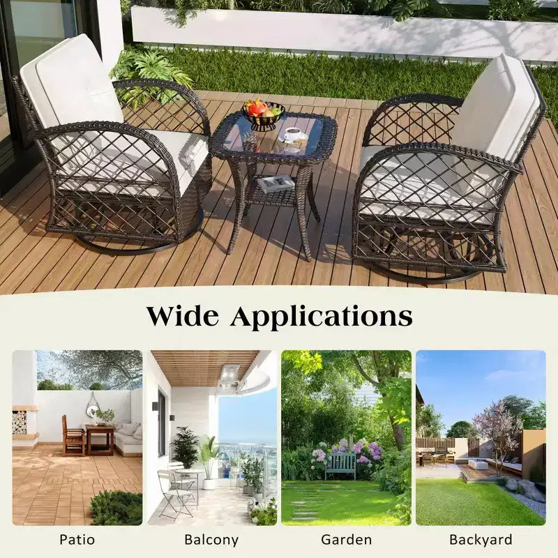 Ein dreiteiliges Outdoor-Tisch-und-Stuhl-Set mit einem Zweisitzer-Rattansofa, einem Schaukelstuhl und einem quadratischen Tisch. Geeignet für Braun