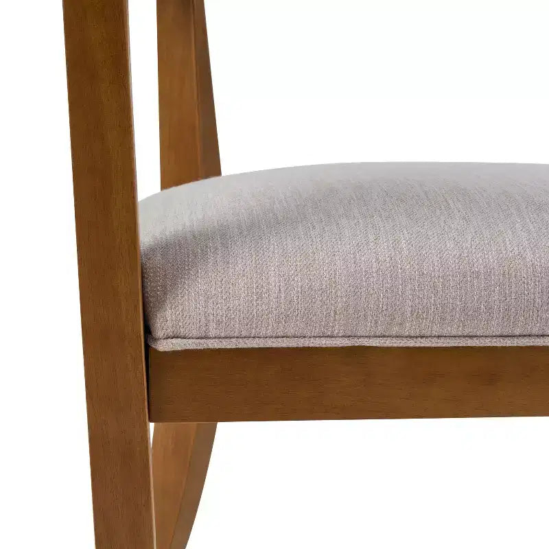 Christopher Knight Home Hoseok Moderne Esszimmerstühle aus Kautschukholz mit Armlehnen (2er-Set)