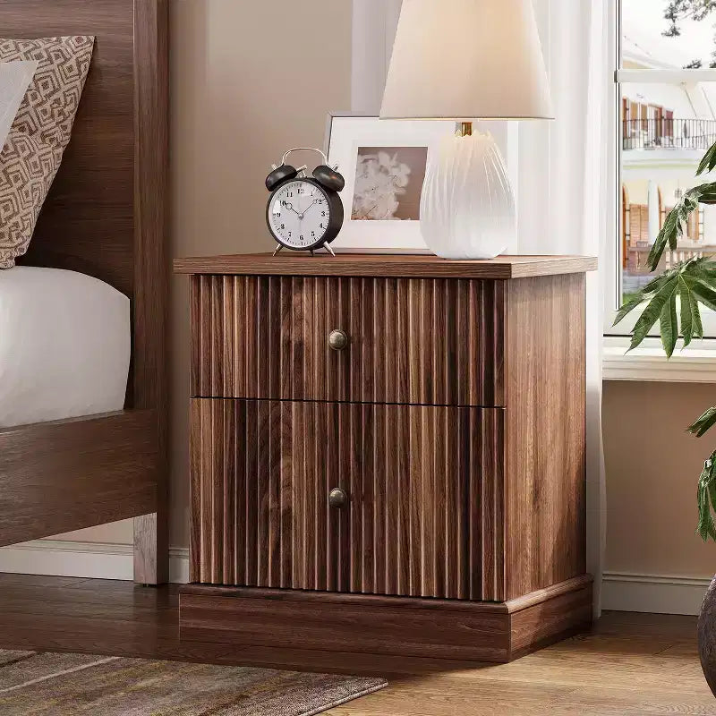 Nachttisch mit gerillter Schublade, Nachttisch im Mid-Century Modern Stil mit geschwungenem Fuß, platzsparende Aufbewahrung für Schlafzimmer & Wohnzimmer