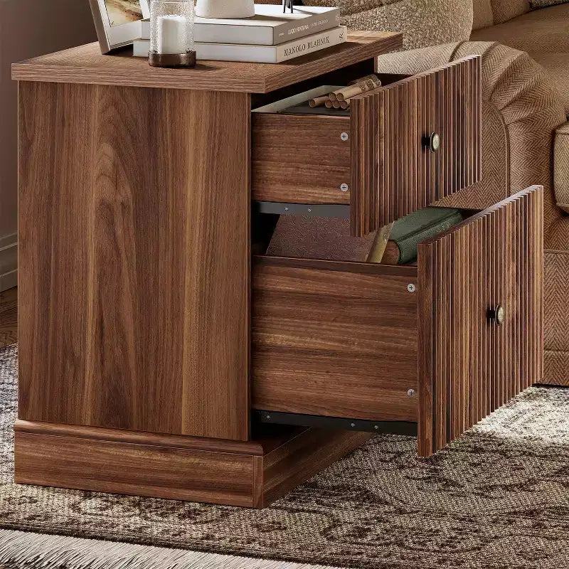 Nachttisch mit gerillter Schublade, Nachttisch im Mid-Century Modern Stil mit geschwungenem Fuß, platzsparende Aufbewahrung für Schlafzimmer & Wohnzimmer