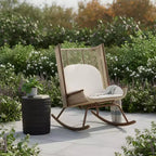 Christopher Knight Home Suraj Farmhouse 2-teiliges Terrassen-Ess-Set mit Tisch aus Leichtbeton und Schaukelstuhl aus Eisen