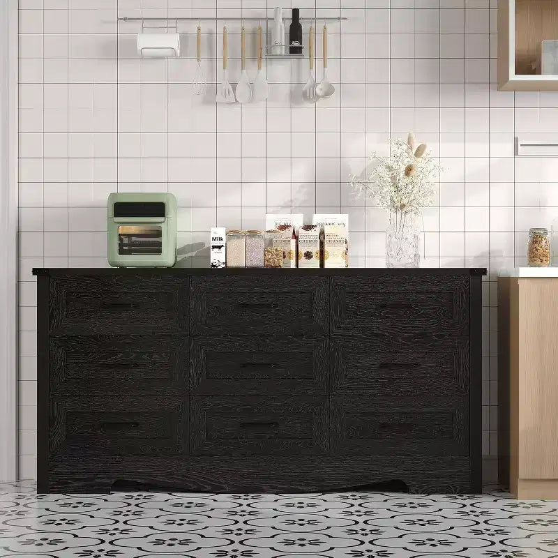 Kommode mit 9 Schubladen für Schlafzimmer, 59 cm hoher Bauernhaus-Holzschrank, moderne lange Kommode, Holzschrank mit Griffen für Wohnzimmer