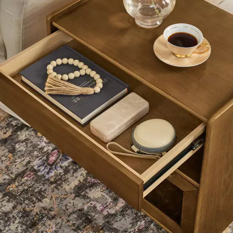Mid-Century Modern Nachttisch mit Ladestation, 2 Schubladen, Schranktür, gerilltes Design, abschließbar (W1801P303392)