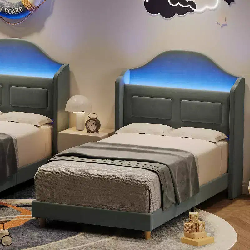 Kinder-Einzelbettgestell mit Samtpolsterung, Flügelkopfstütze, LED-Beleuchtung & Aufbewahrungsregal, Einzelbett im Prinzessinnen-Stil, kein Boxspring erforderlich