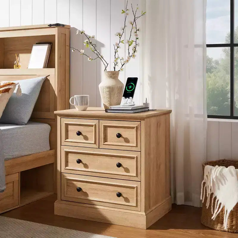Nachttisch mit 4 Schubladen, 66 cm breiter Nachttisch mit Ladestation, Beistelltische aus Holz für Schlafzimmer, Wohnzimmer