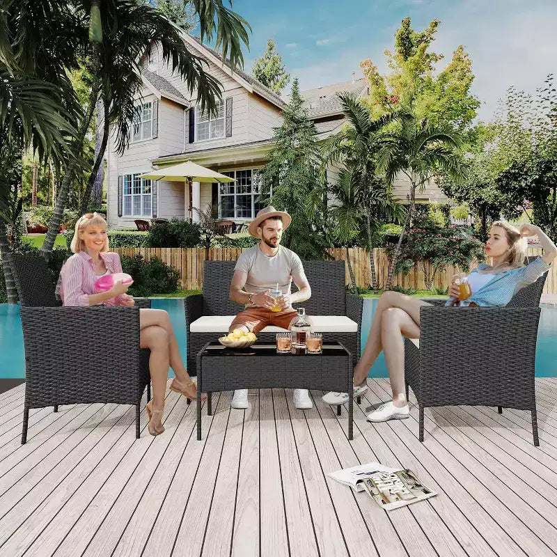 4-teiliges Terrassenmöbel-Set für den Außenbereich, Rattan-Sitzgruppe, Bistro-Gartenmöbel-Set mit 2 Stühlen, weichen Kissen, Zweisitzer-Sofa und 1 Couchtisch aus Glas