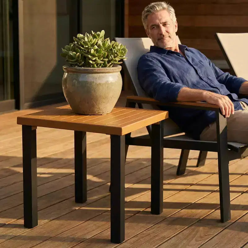 Lantine Square Outdoor-Beistelltisch