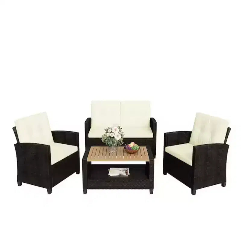 4-teiliges Outdoor-Sitzgruppen-Set aus wetterfestem Polyrattan mit beigefarbenen Kissen und Akazienholztisch