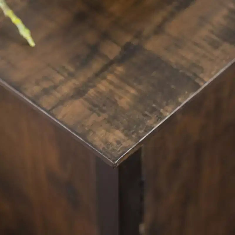 24/7 Shop At Home Kelson TV-Schrank mit mehreren Ablagen für Fernseher bis 65 Zoll: Metallbeine, Kabelführung, feste Regalböden