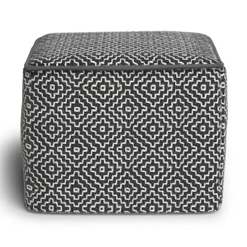 Laurene quadratischer Pouf aus gewebtem PET-Polyester Grau/Weiß – WyndenHall