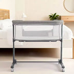 Baby-Beistellbett mit Rollen – Beige / Grau / Rosa, Bettschläfer, für 1 Baby