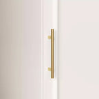Famapy Luxe Weißer modularer Kleiderschrank mit goldener Hardware: Kassettentüren + gemischtes Türdesign Eleganter maßgeschneiderter Kleiderschrank für Schlafzimmer