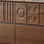 Art-déco-inspirierte Holzkommode mit geometrischen Schnitzereien
