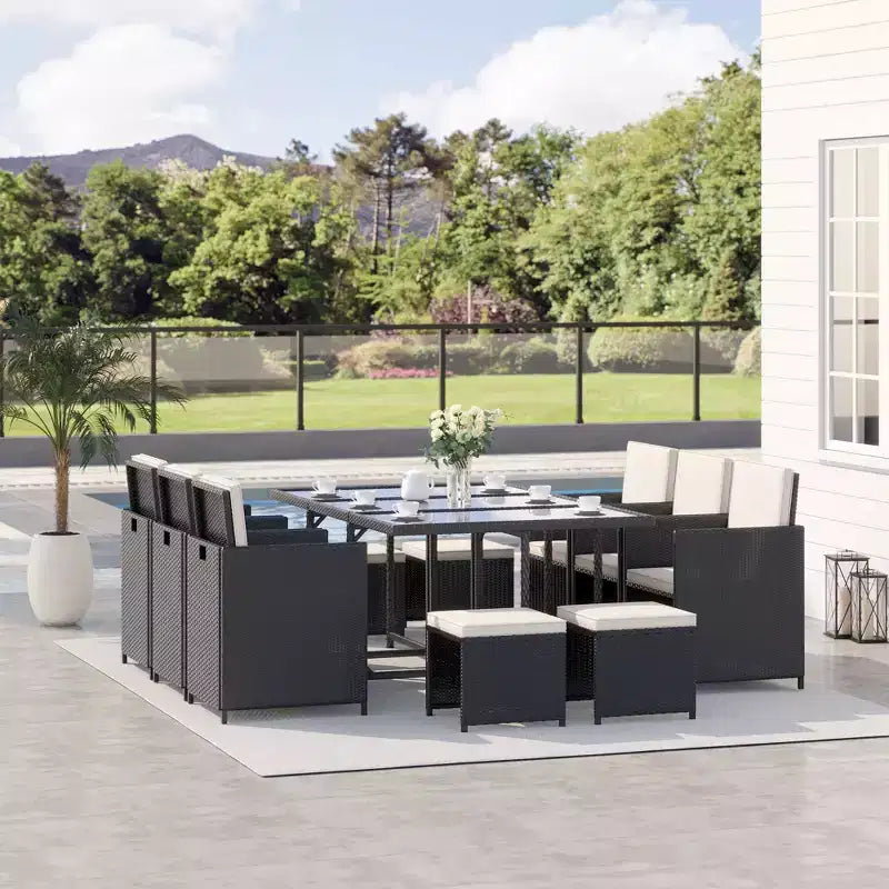 Outsunny 11-teilige Terrassen-Essgruppe Outdoor-Rattan-Gartenmöbel-Set mit platzsparenden Stühlen, Glastisch und Kissen