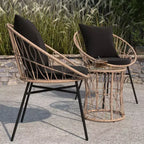 Merrick Lane 3-teiliges Terrassen-Set mit Seil-Rattan-Stühlen, passendem Beistelltisch mit Glasplatte und Kissen für den Innen- und Außenbereich