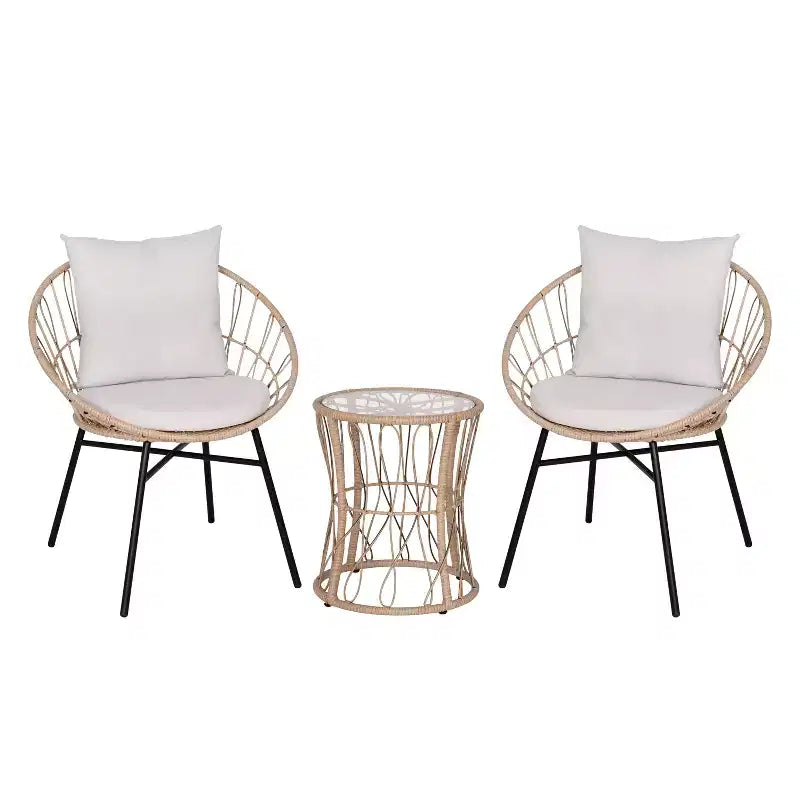 Merrick Lane 3-teiliges Terrassen-Set mit Seil-Rattan-Stühlen, passendem Beistelltisch mit Glasplatte und Kissen für den Innen- und Außenbereich