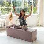 Avana Kami umwandelbare Chaise / Yoga & Massage – 2-in-1-Ottomane mit verdeckter ausklappbarer Yoga-Liege, Microvelvet – N/A