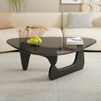 Dreieckiger Couchtisch aus Holz mit Glasplatte