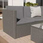 Merrick Lane Allwetter-Loungesofa aus PE-Rattan mit Couchtisch und inkludierten Kissen