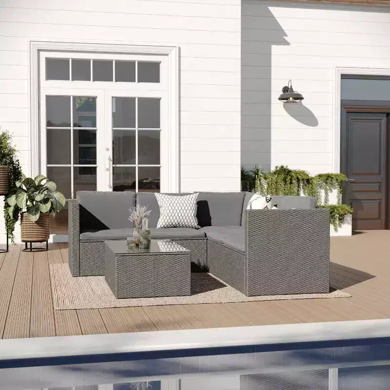 Merrick Lane Allwetter-Loungesofa aus PE-Rattan mit Couchtisch und inkludierten Kissen