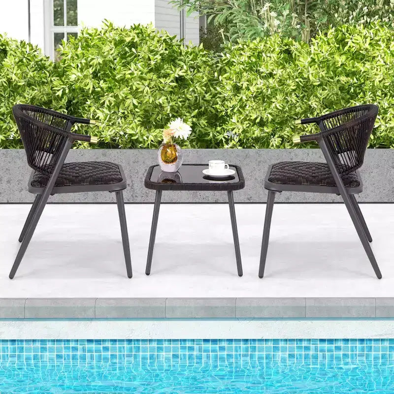 Costway 3-teiliges Terrassenmöbel-Set aus Rattan mit Tischplatte aus gehärtetem Glas und Korbsitz