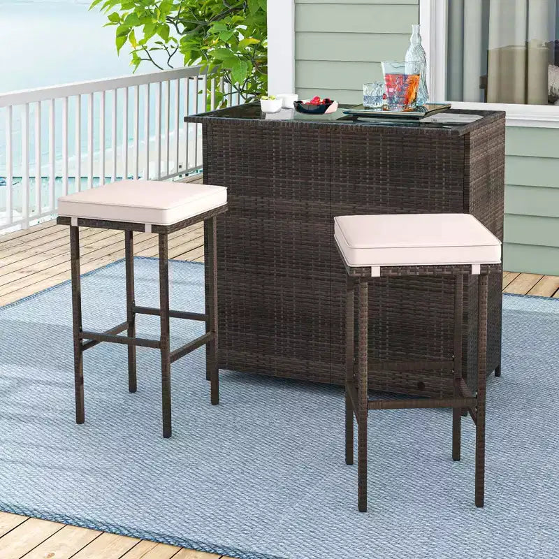 Costway 3-teiliges Terrassenbar-Set mit Tischplatte aus gehärtetem Glas, 2-stufigem Stauraum und abnehmbaren Kissen