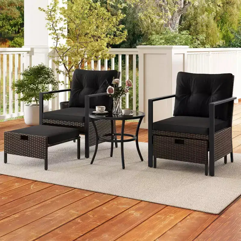 Costway 5-teiliges Outdoor-Möbelset Rattanstühle und Ottomane mit Couchtisch aus Glasplatte Off-White/Schwarz/Marineblau/Grau