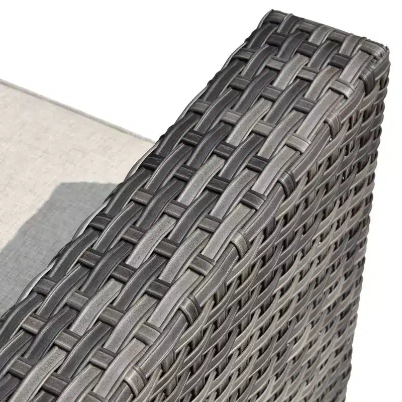 Ovios Venedig 11-teiliges Outdoor-Gartenmöbelset aus Korbgeflecht mit Metall-Feuerstelle, Drehstühlen und Kissen