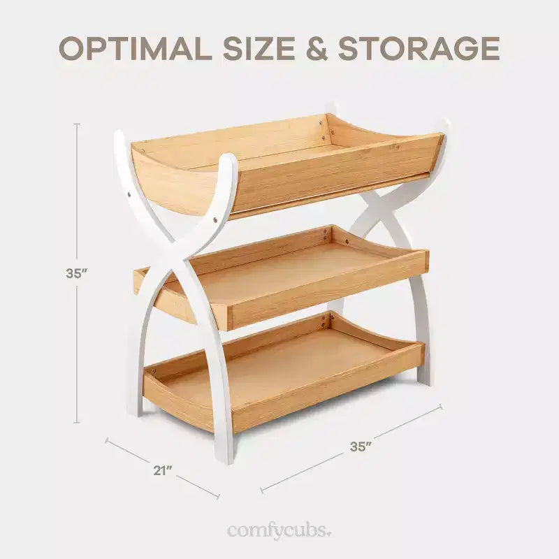 Comfy Cubs Baby-Wickeltisch – robuste Holzkonstruktion, zeitloses Design mit zwei offenen Ablagen für Babyutensilien